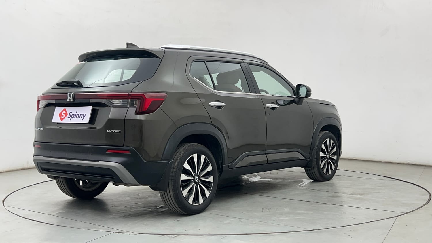 Used 2025 Honda Elevate ZX MT Petrol Manual exterior RIGHT REAR CORNER VIEW