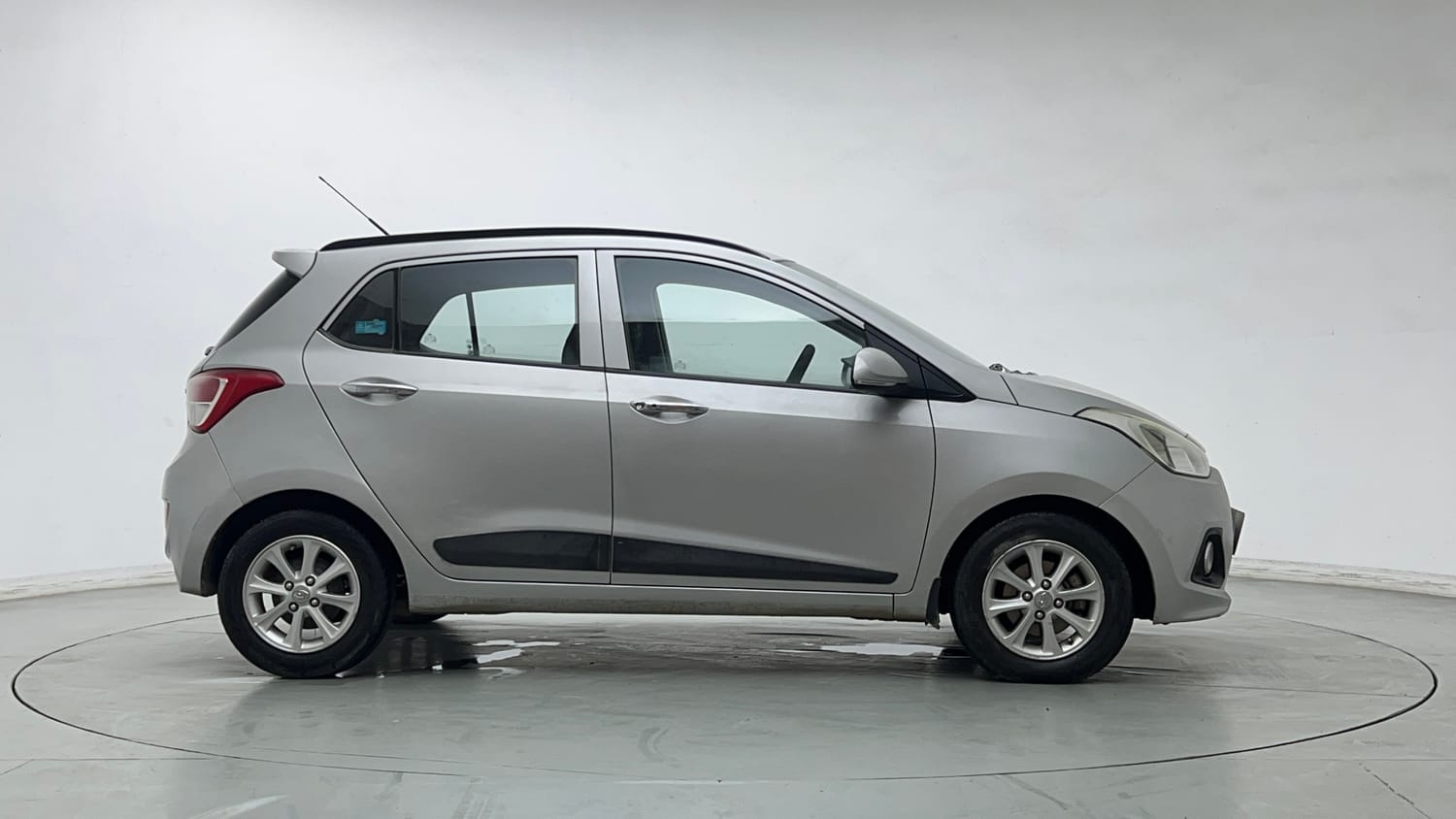 Used 2015 Hyundai Grand i10 Asta AT 1.2 Kappa VTVT Petrol Automatic exterior RIGHT SIDE VIEW