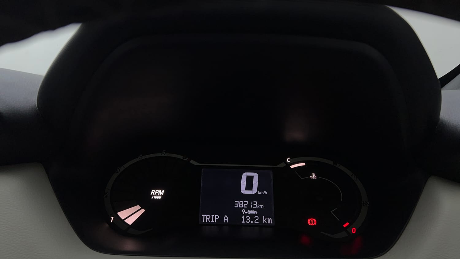 Used 2023 Nissan Magnite XE Petrol Manual interior CLUSTERMETER VIEW