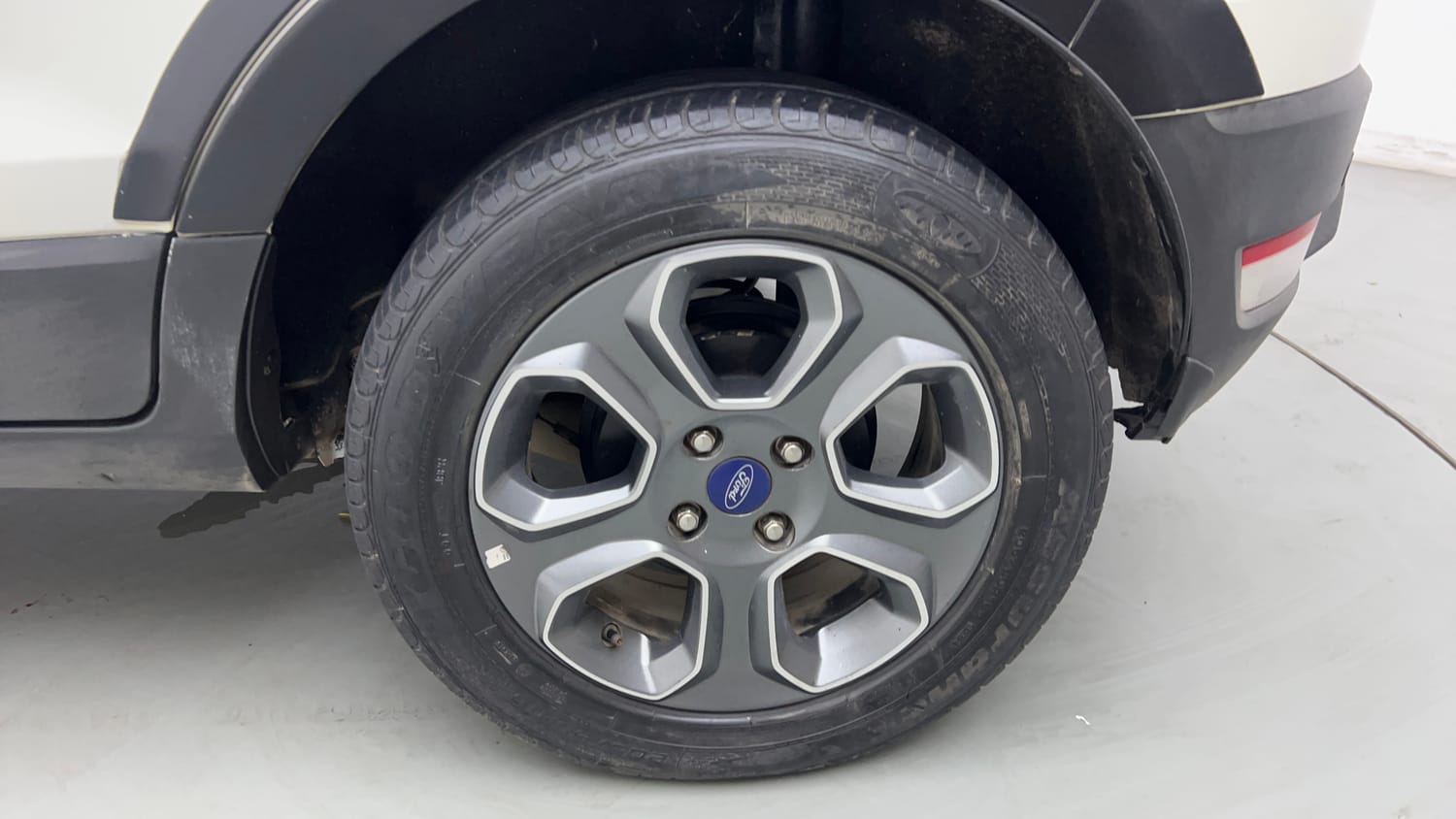 Used 2021 Ford EcoSport Titanium Plus 1.5L Ti-VCT AT Petrol Automatic tyres LEFT REAR TYRE RIM VIEW