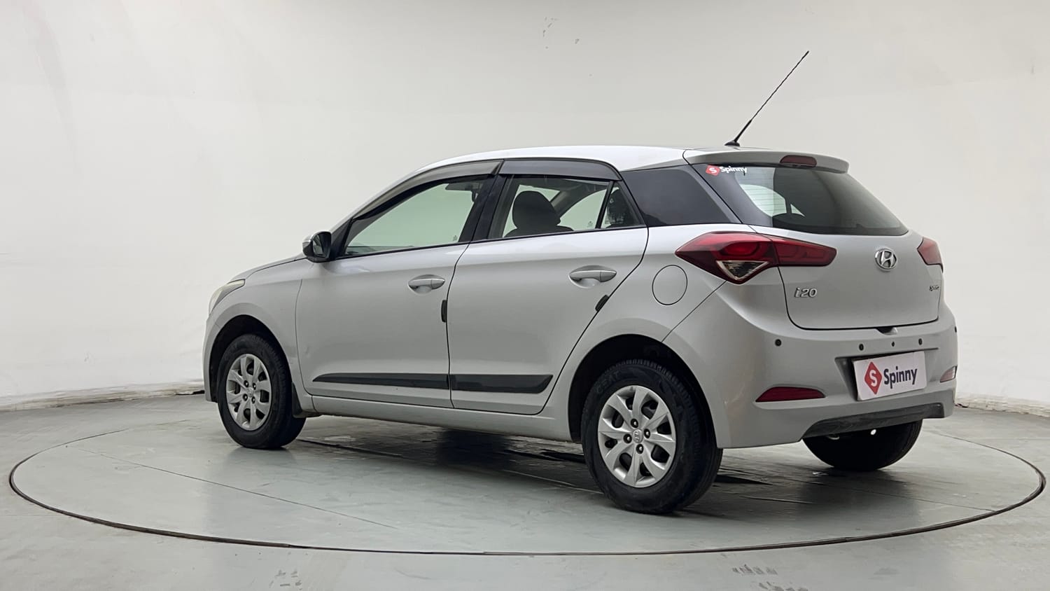 Used 2017 Hyundai Elite i20 Sportz 1.2 Petrol Manual exterior LEFT REAR CORNER VIEW