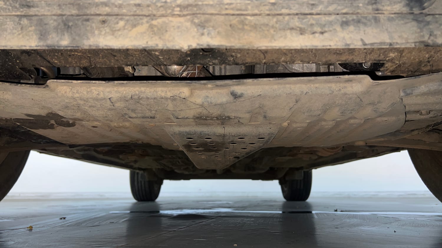 Used 2022 Tata Harrier XTA Plus Diesel Automatic extra FRONT LEFT UNDERBODY VIEW