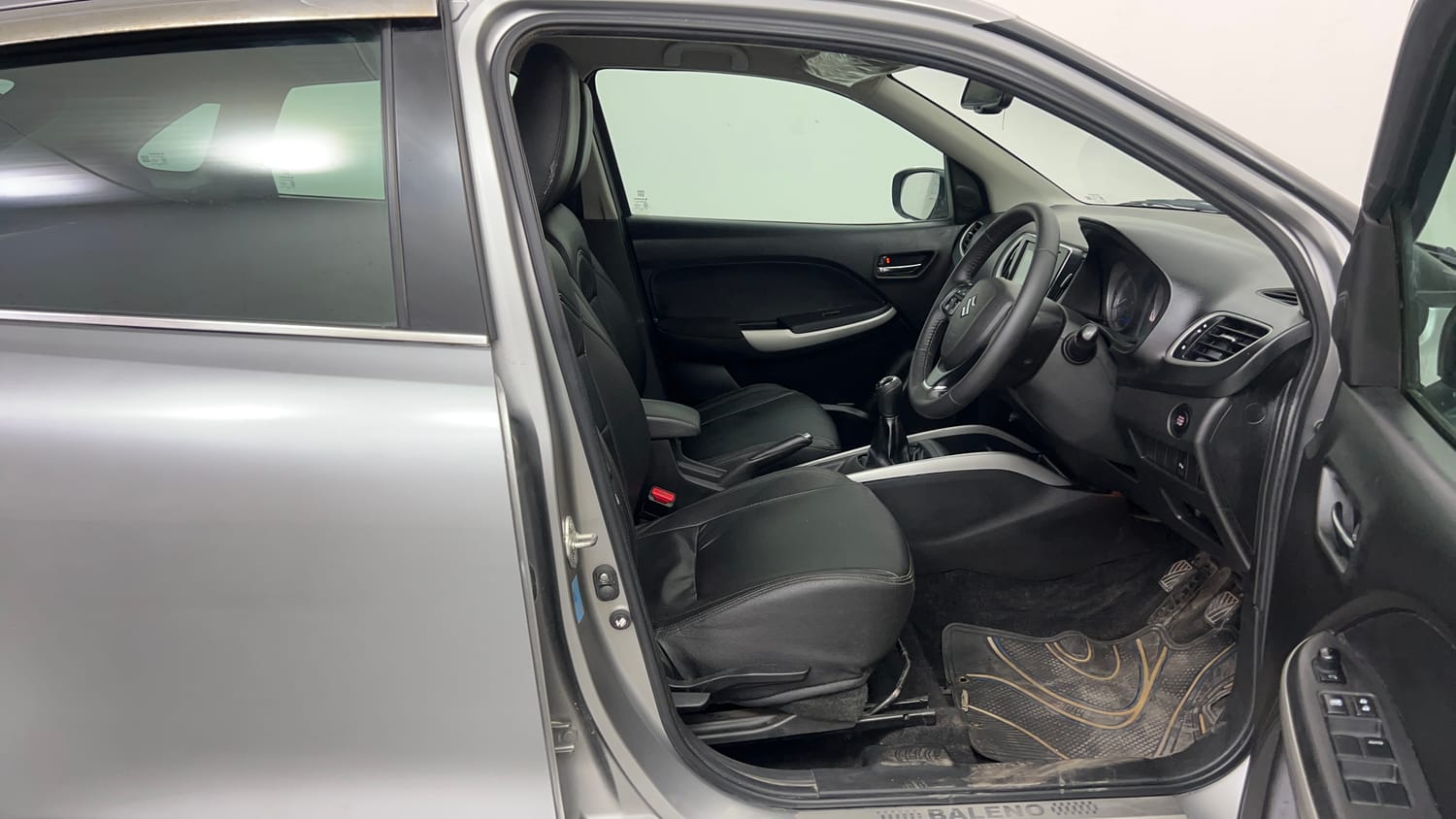 Used 2017 Maruti Suzuki Baleno Alpha 1.2 Petrol Manual interior RIGHT SIDE FRONT DOOR CABIN VIEW