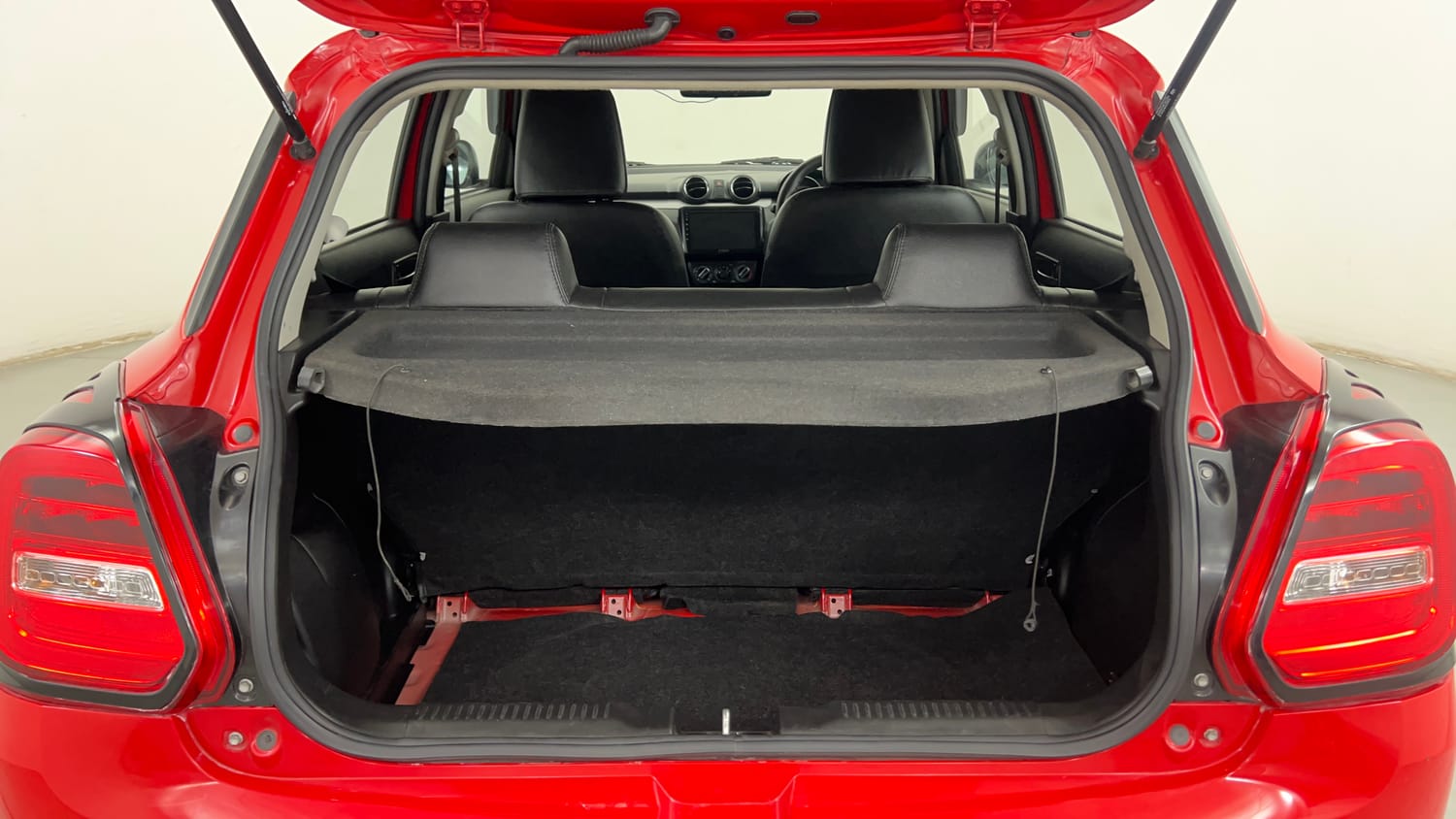 Used 2021 Maruti Suzuki Swift VXi AMT Petrol Automatic interior DICKY INSIDE VIEW
