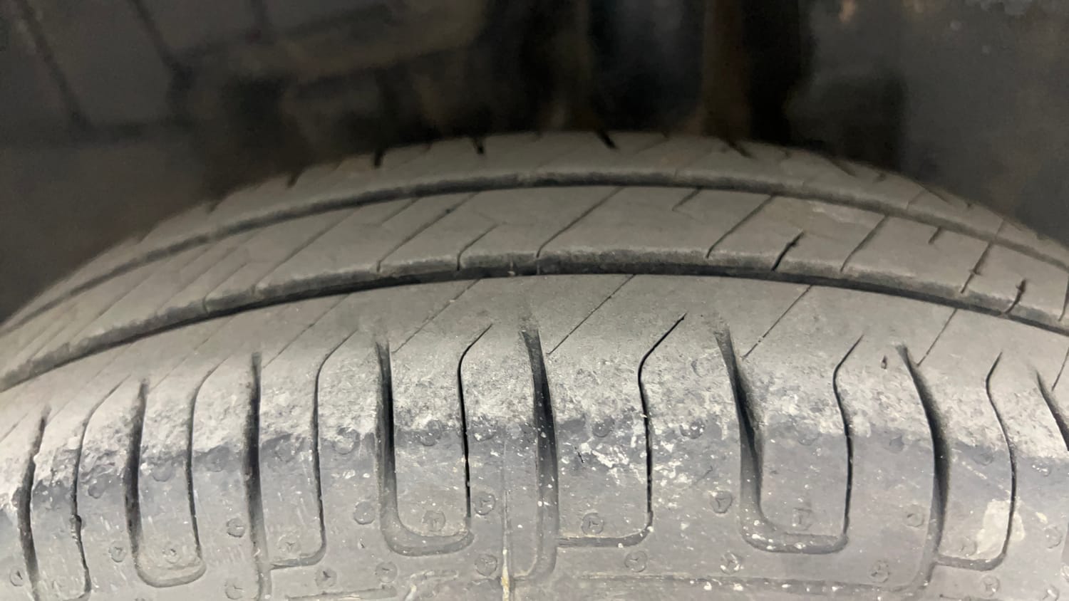Used 2019 Maruti Suzuki Swift VDi AMT Diesel Automatic tyres LEFT REAR TYRE TREAD VIEW