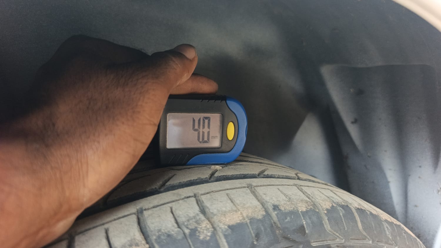 Used 2018 Maruti Suzuki Ciaz Delta Hybrid 1.5 Petrol Manual tyres RIGHT REAR TYRE TREAD VIEW