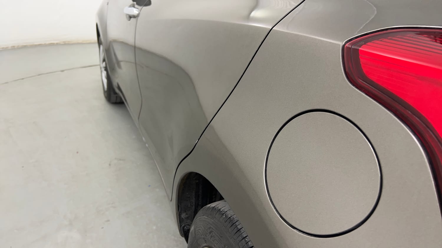Used 2019 Maruti Suzuki Swift VDi AMT Diesel Automatic dents MINOR SCRATCH