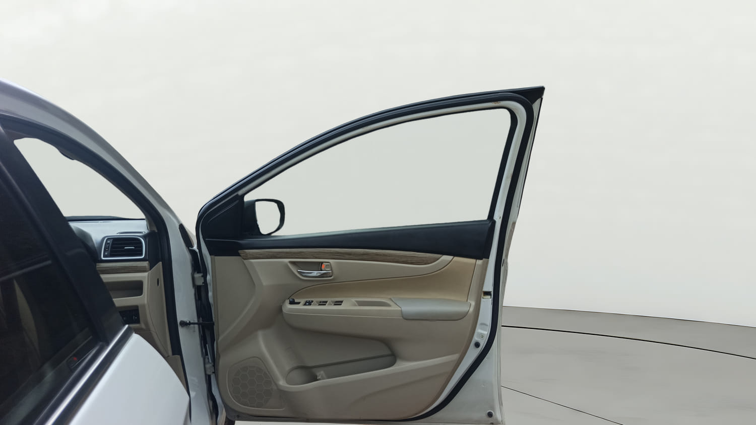 Used 2018 Maruti Suzuki Ciaz Delta Hybrid 1.5 Petrol Manual interior RIGHT FRONT DOOR OPEN VIEW