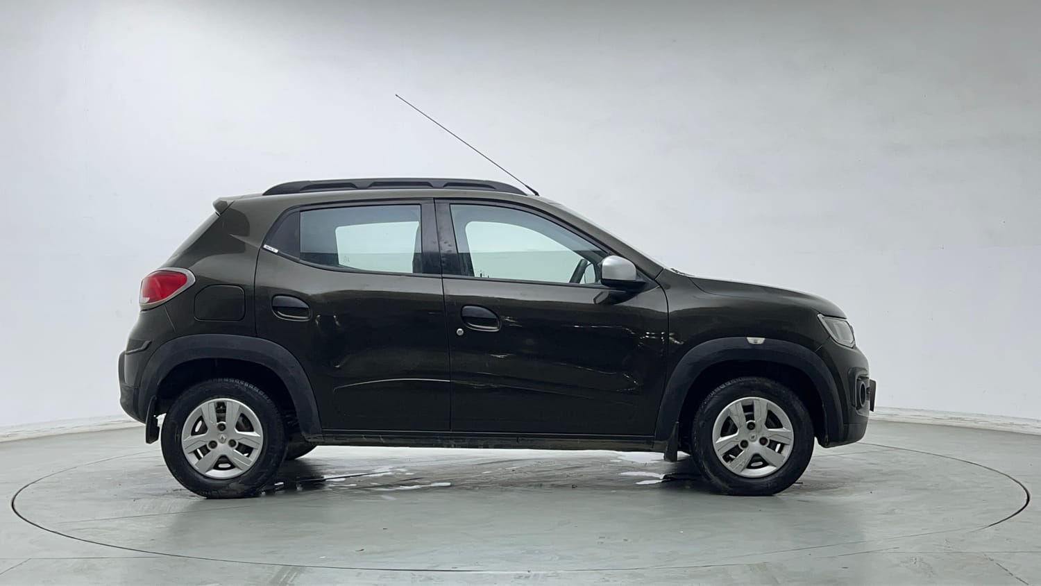 Used 2017 Renault Kwid 1.0 RXT Petrol Manual exterior RIGHT SIDE VIEW