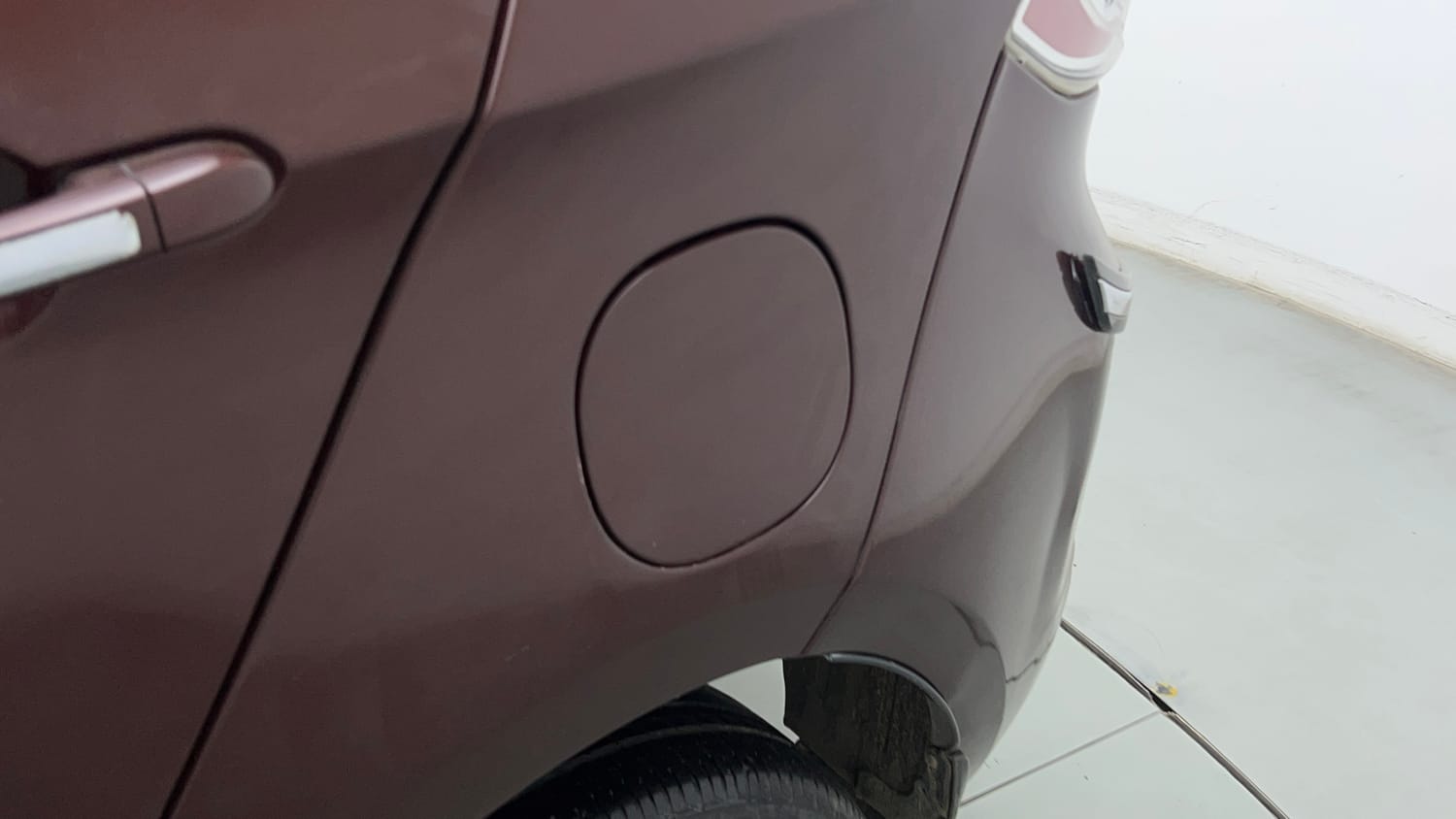 Used 2023 Tata Tigor XZ Plus CNG Leatherette Pack Cng Manual dents MINOR SCRATCH