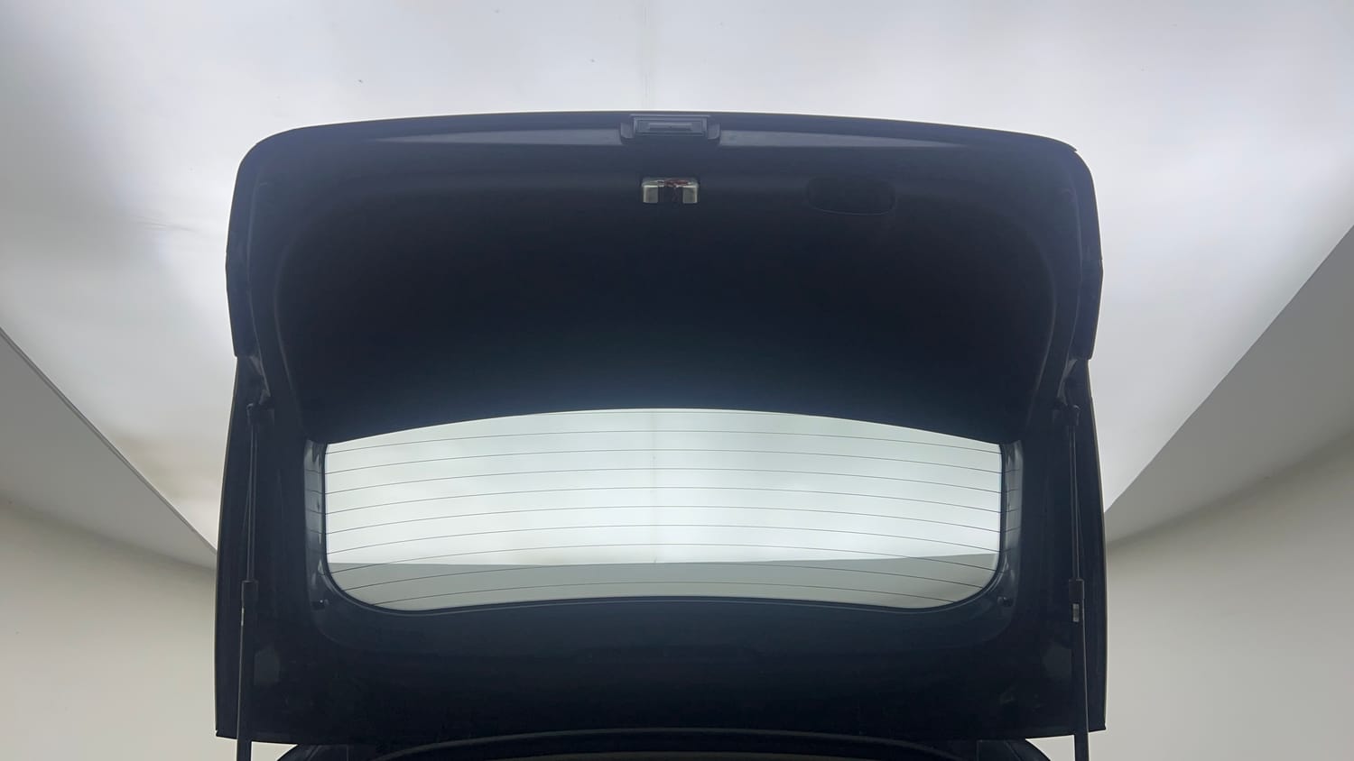 Used 2021 Hyundai i20 Sportz 1.2 MT Petrol Manual interior DICKY DOOR OPEN VIEW