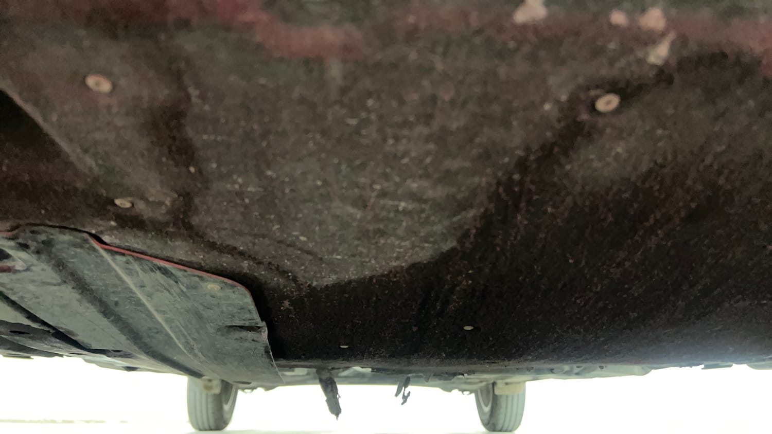 Used 2021 Maruti Suzuki Swift VXi AMT Petrol Automatic extra FRONT LEFT UNDERBODY VIEW