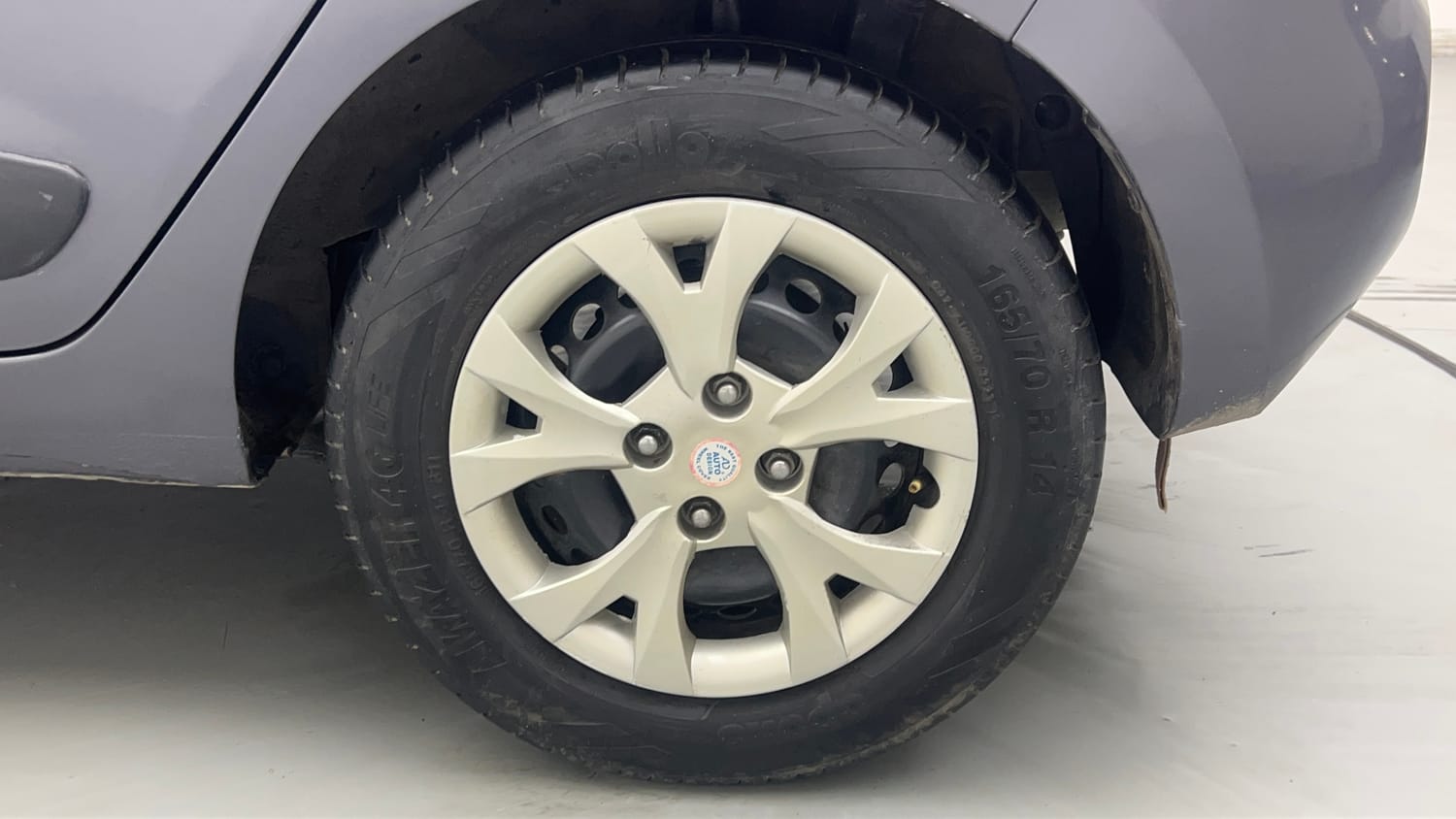 Used 2018 Hyundai Grand i10 Magna 1.2 Kappa VTVT Petrol Manual tyres LEFT REAR TYRE RIM VIEW