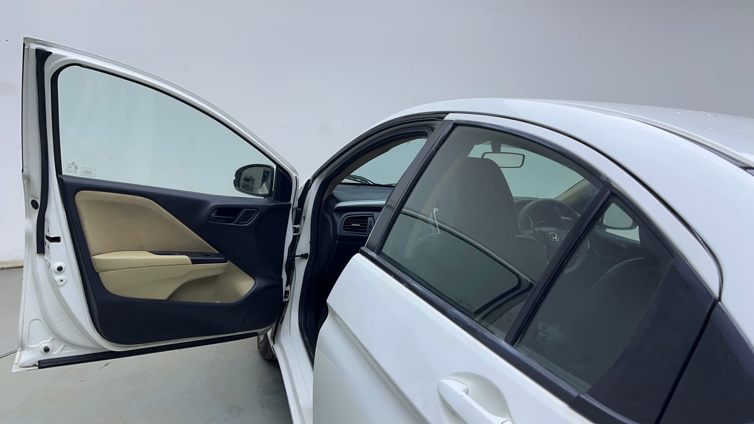 Used 2014 Honda City SV Petrol Manual interior LEFT FRONT DOOR OPEN VIEW