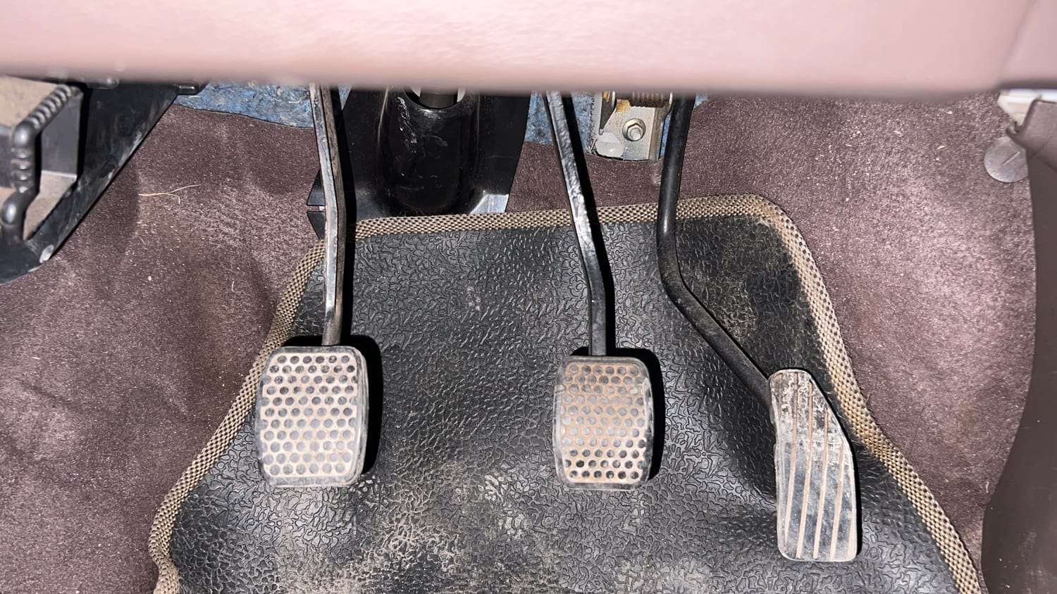 Used 2012 Maruti Suzuki Estilo VXi BS-IV Petrol Manual interior PEDALS VIEW