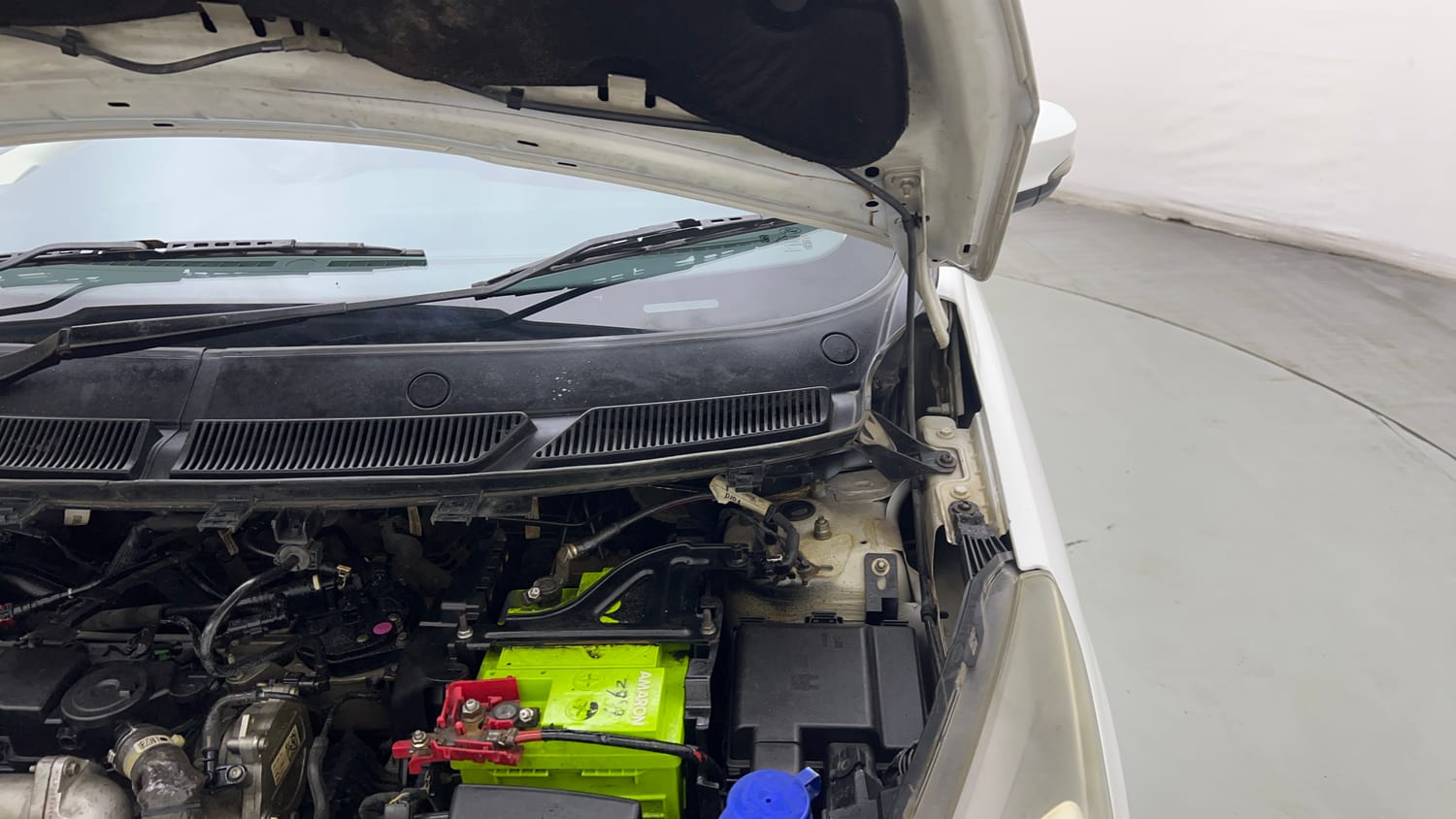 Used 2020 Ford Figo Aspire Titanium1.5 TDCi Diesel Manual engine ENGINE LEFT SIDE HINGE & APRON VIEW