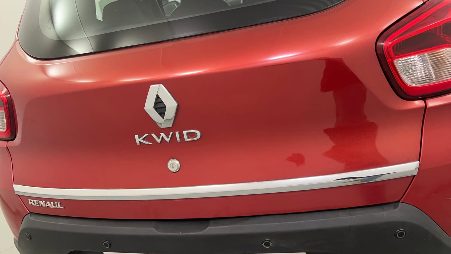 Used 2017 Renault Kwid RXL Petrol Manual dents MINOR SCRATCH