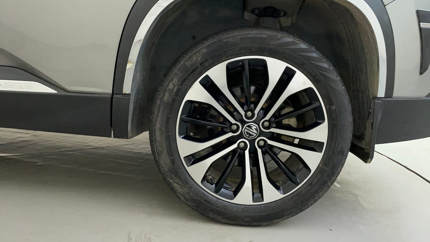 Used 2022 MG Motors Hector Sharp 1.5 Petrol Turbo Hybrid MT Hybrid Manual tyres LEFT REAR TYRE RIM VIEW