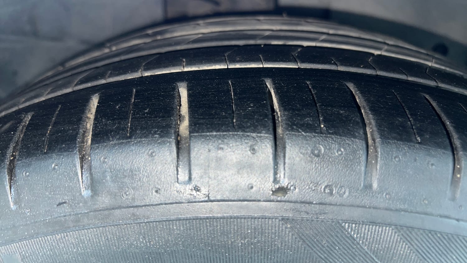 Used 2020 Ford Figo Aspire Titanium1.5 TDCi Diesel Manual tyres RIGHT FRONT TYRE TREAD VIEW