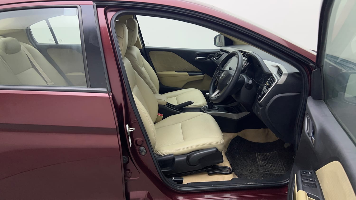Used 2017 Honda City V Petrol Petrol Manual interior RIGHT SIDE FRONT DOOR CABIN VIEW