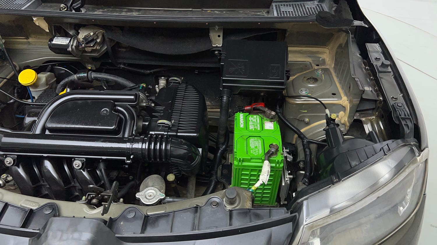 Used 2017 Renault Kwid 1.0 RXT Petrol Manual engine ENGINE LEFT SIDE VIEW