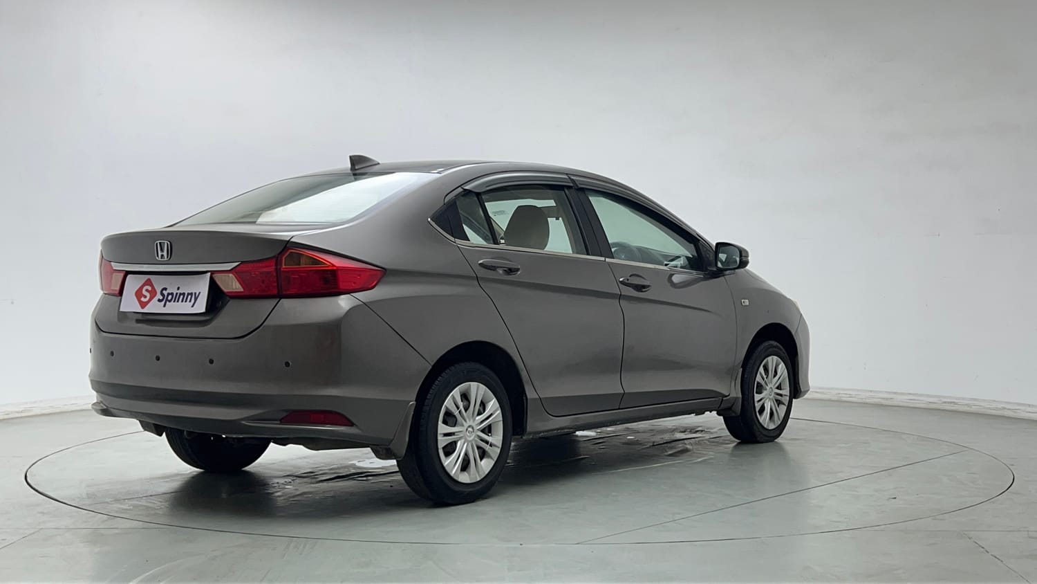 Used 2015 Honda City SV Petrol Manual exterior RIGHT REAR CORNER VIEW