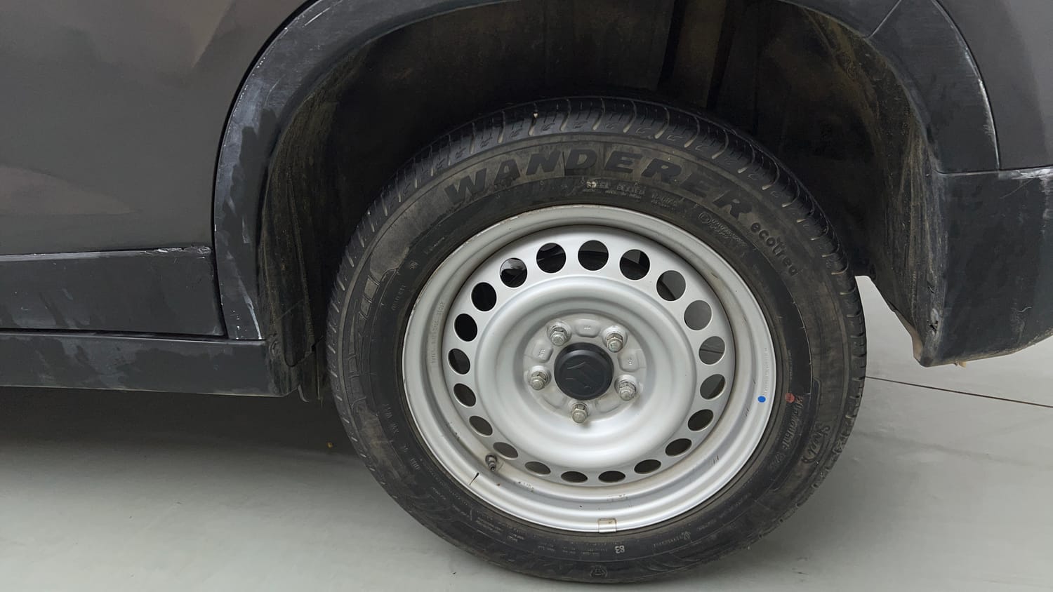 Used 2021 maruti-suzuki Vitara Brezza LXi Petrol Manual tyres LEFT REAR TYRE RIM VIEW
