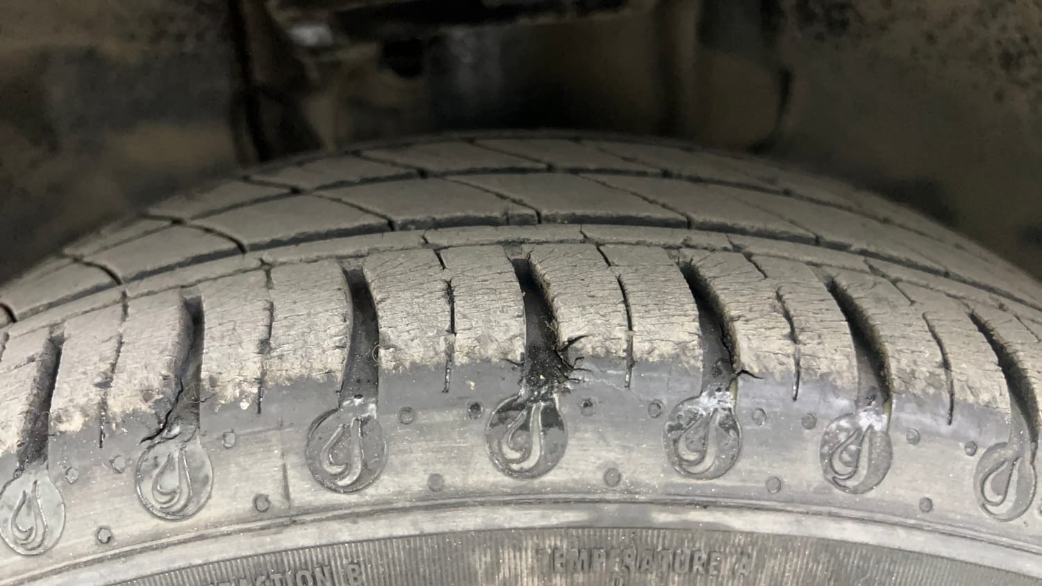 Used 2022 Tata Tigor XZ CNG Cng Manual tyres LEFT FRONT TYRE TREAD VIEW