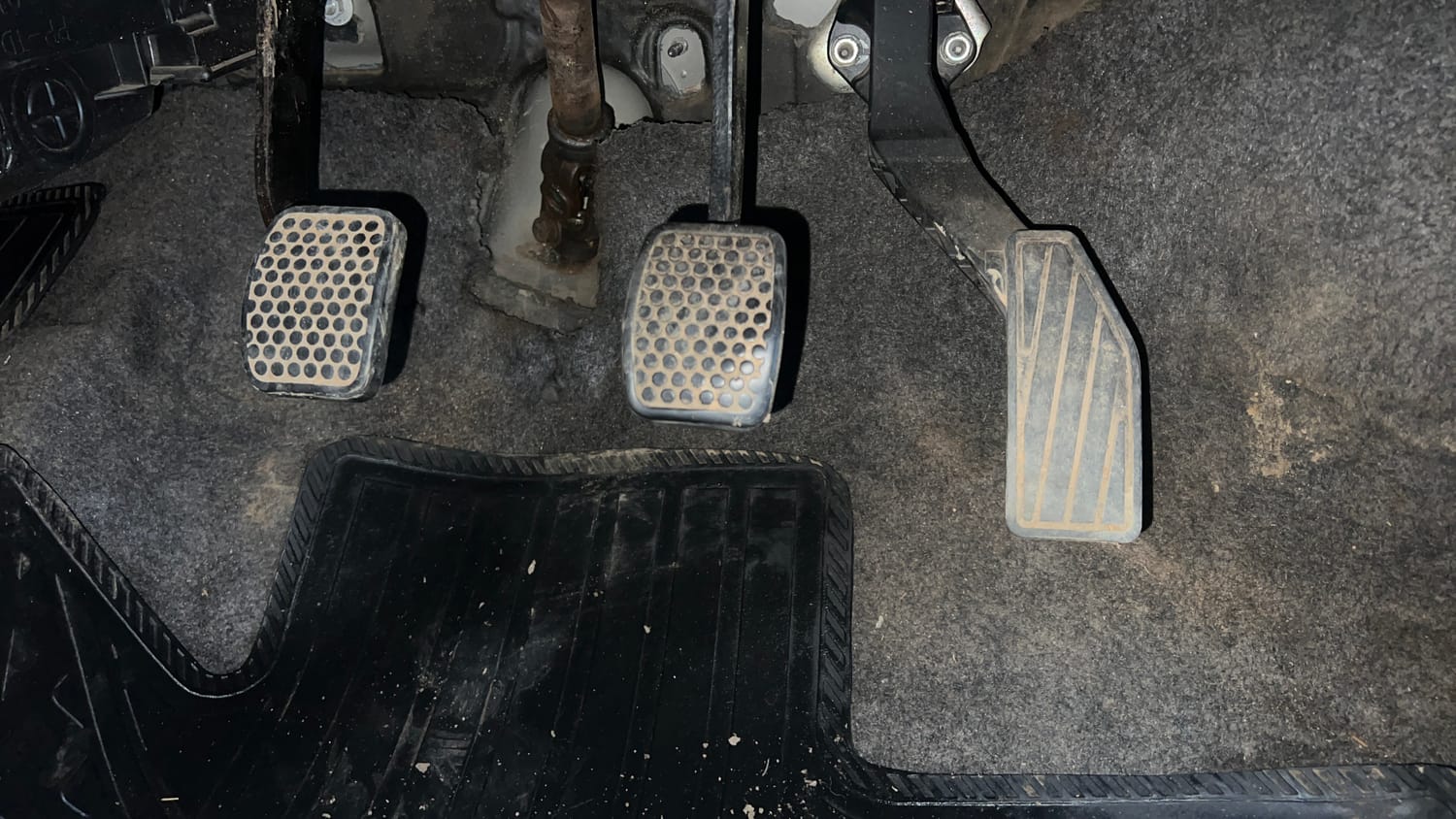 Used 2015 Maruti Suzuki Alto K10 VXi Petrol Manual interior PEDALS VIEW