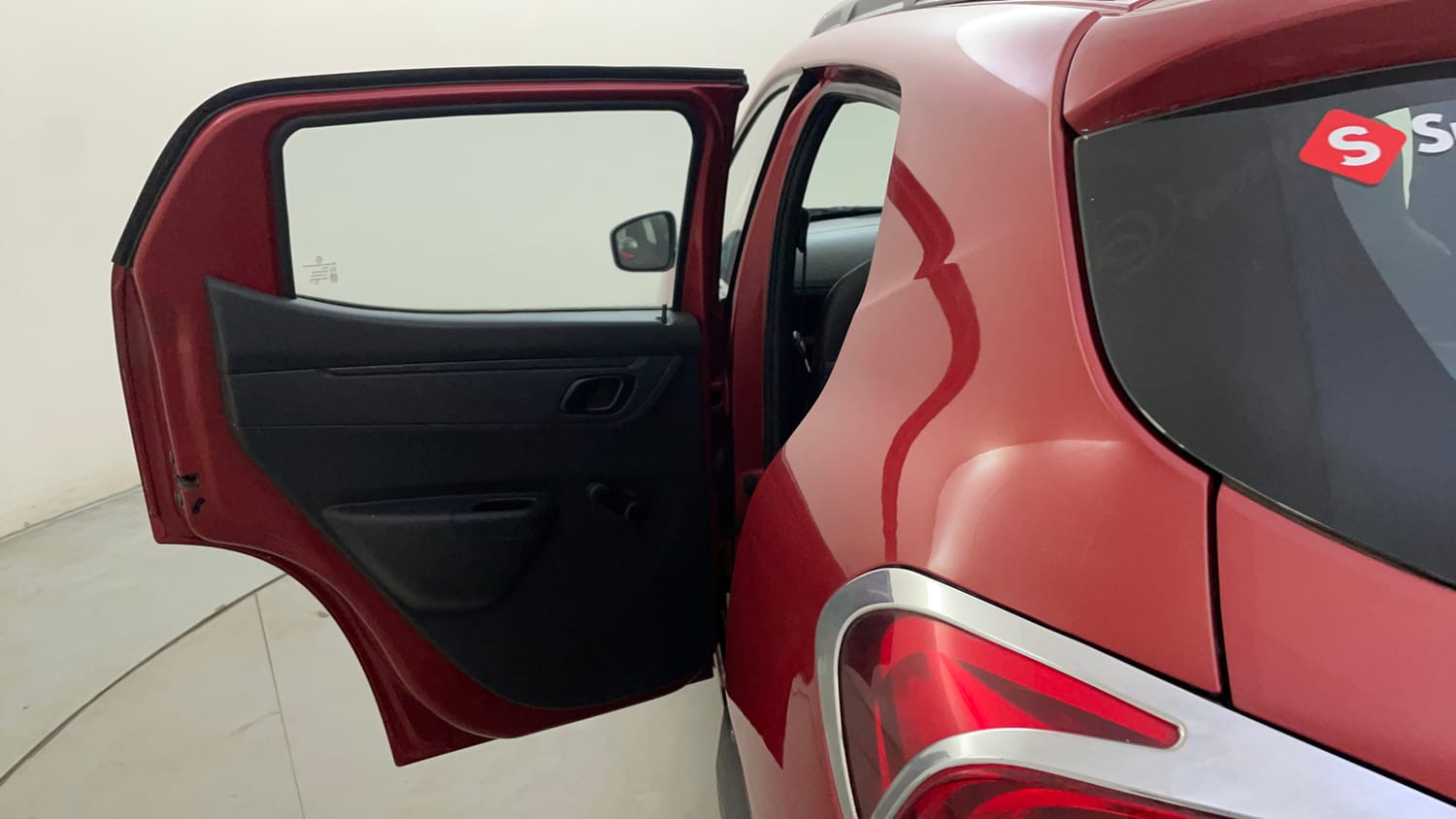 Used 2016 Renault Kwid 1.0 RXT Petrol Manual interior LEFT REAR DOOR OPEN VIEW