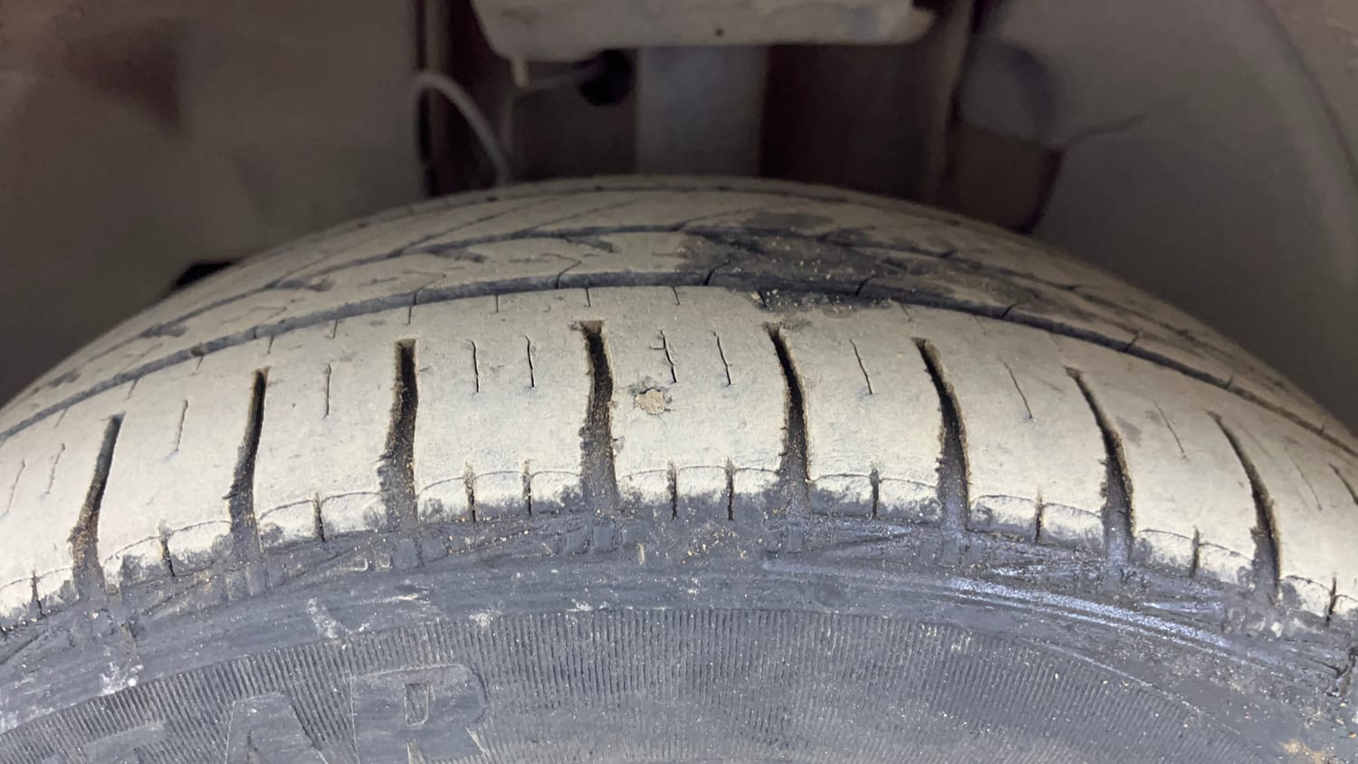 Used 2018 Tata Tiago Revotorq XZ Diesel Manual tyres LEFT FRONT TYRE TREAD VIEW