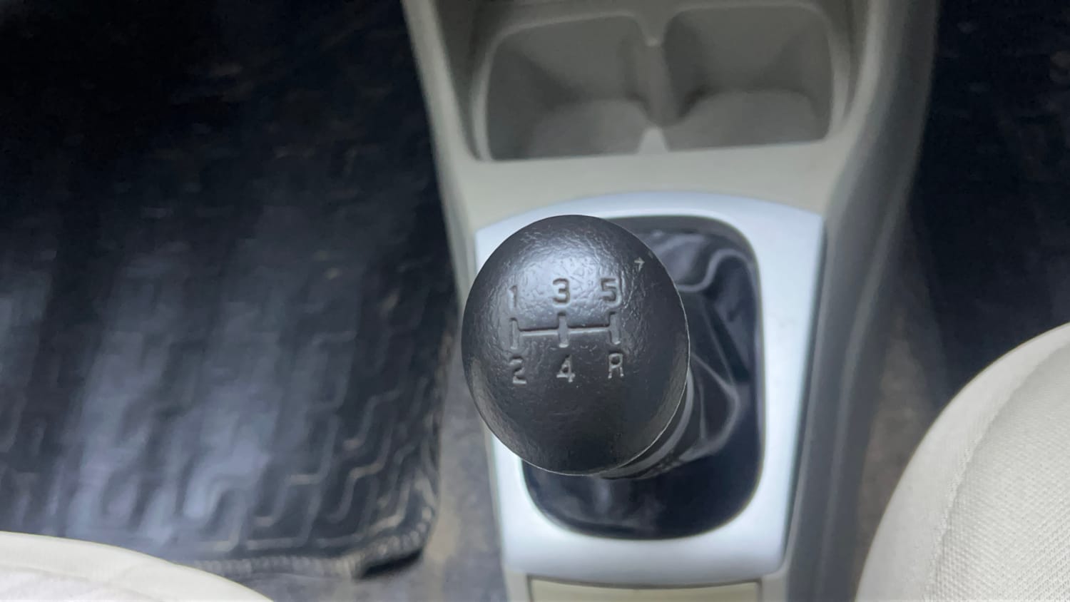 Used 2015 Maruti Suzuki Alto K10 VXi Petrol Manual interior GEAR  KNOB VIEW