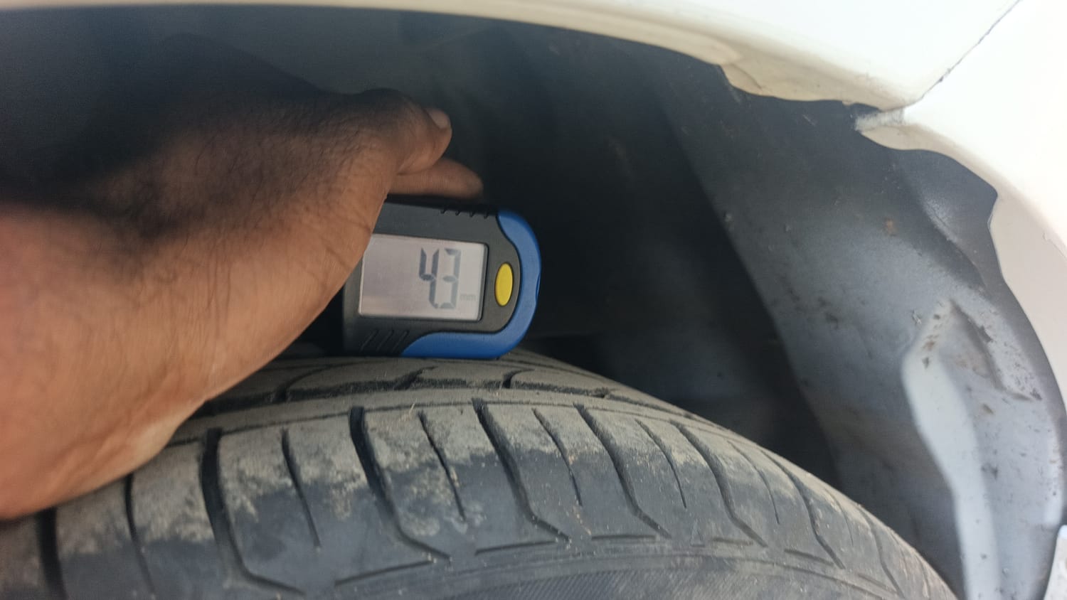 Used 2018 Maruti Suzuki Ciaz Delta Hybrid 1.5 Petrol Manual tyres LEFT REAR TYRE TREAD VIEW
