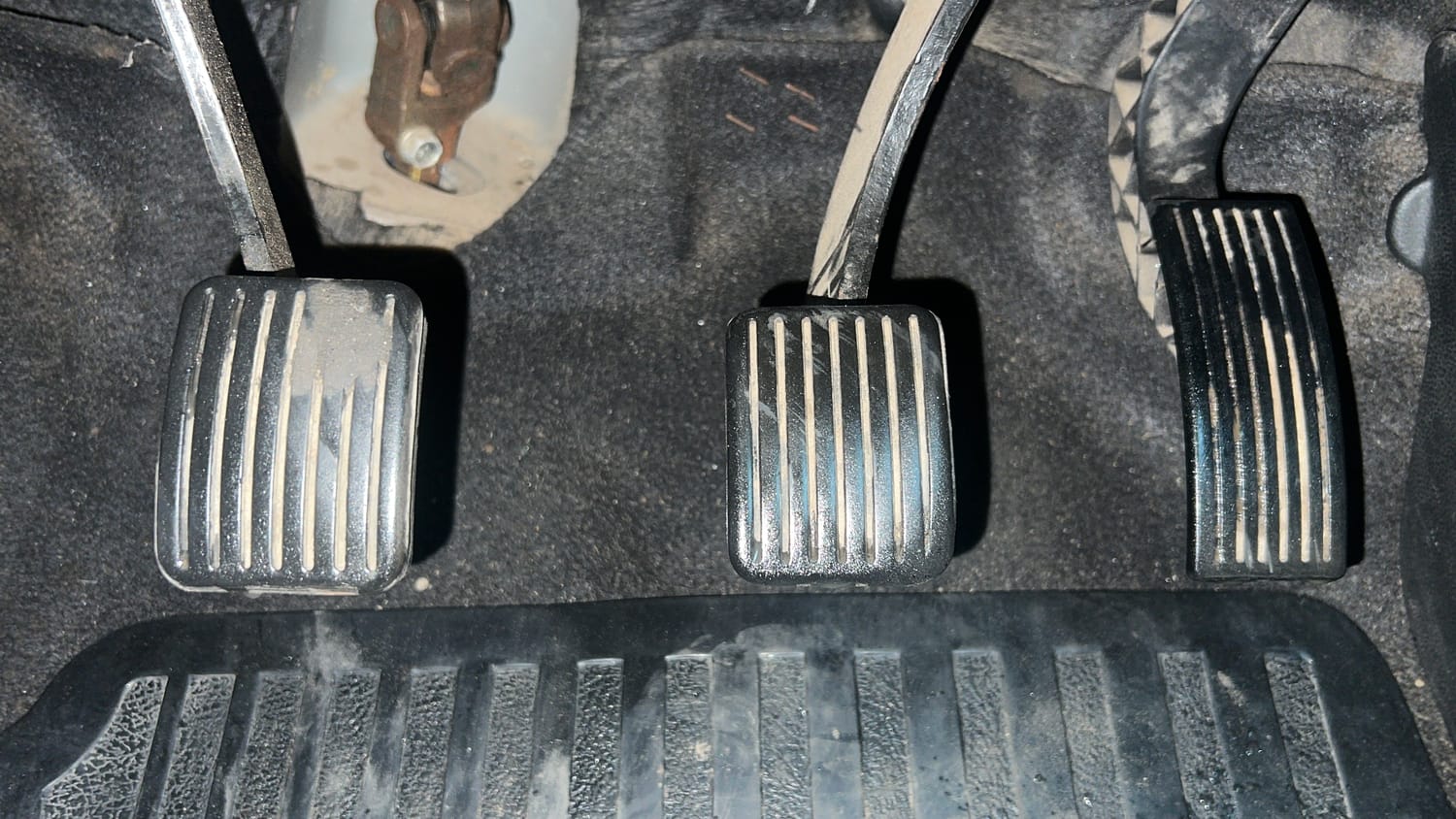 Used 2018 Hyundai Grand i10 Magna 1.2 Kappa VTVT Petrol Manual interior PEDALS VIEW