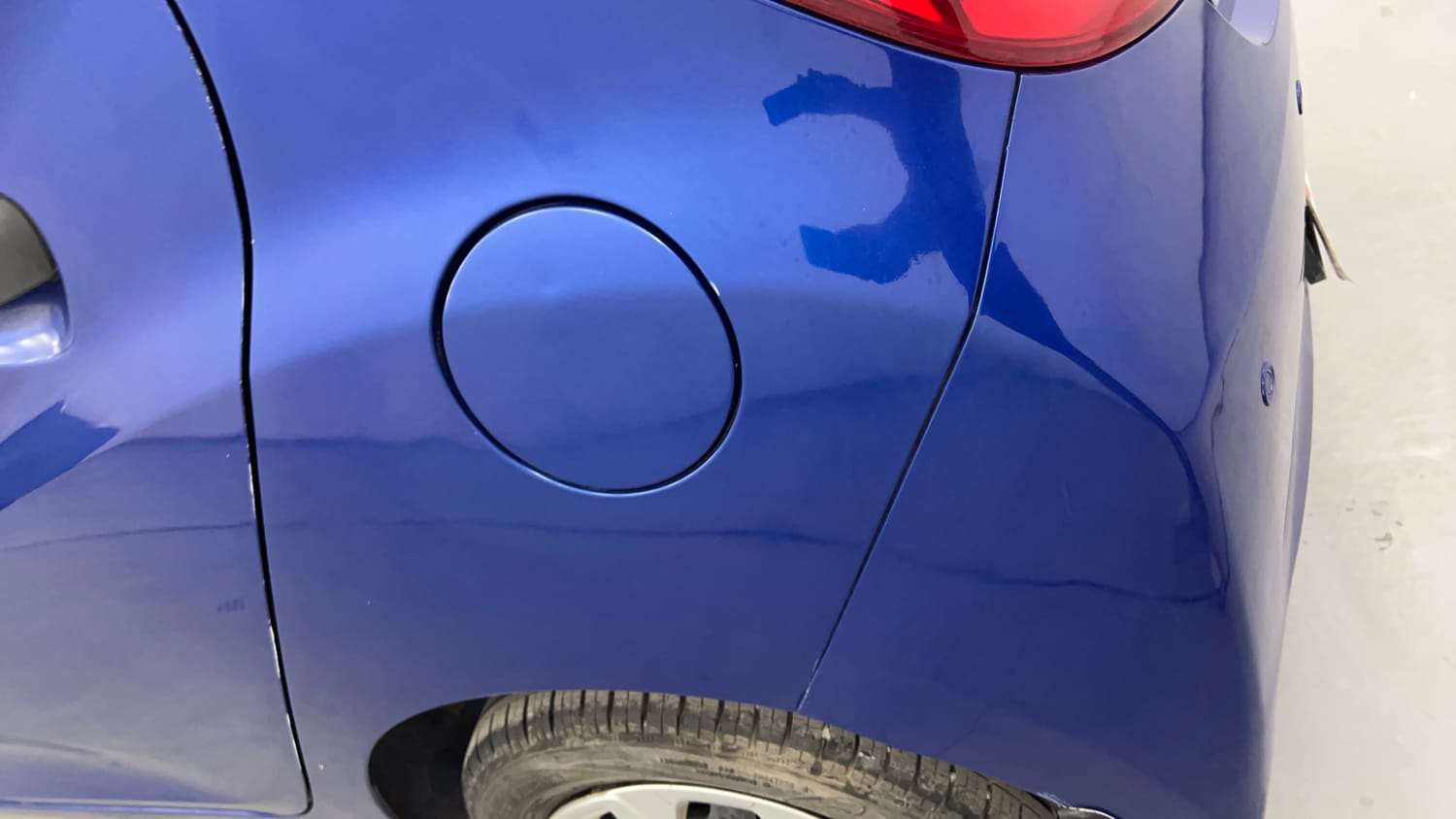 Used 2016 Hyundai Eon Magna Petrol Manual dents MINOR DENT