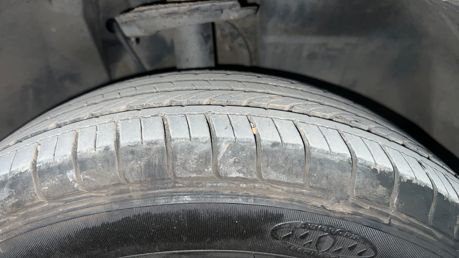 Used 2023 Tata Punch Creative AMT Petrol Automatic tyres RIGHT FRONT TYRE TREAD VIEW