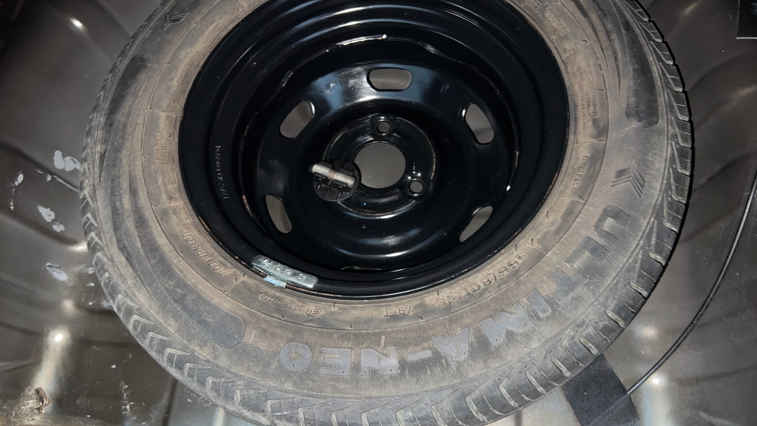 Used 2018 Renault Kwid CLIMBER 1.0 Petrol Manual tyres SPARE TYRE VIEW