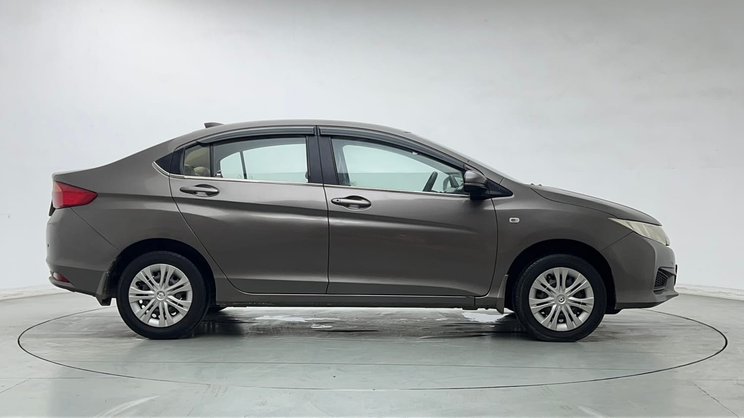 Used 2015 Honda City SV Petrol Manual exterior RIGHT SIDE VIEW