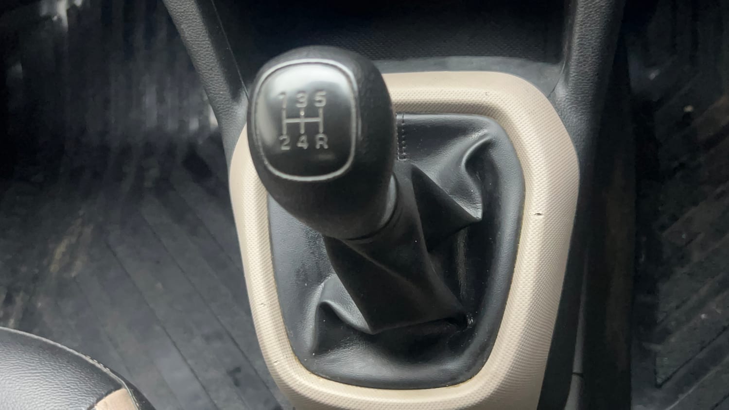 Used 2018 Hyundai Grand i10 Magna 1.2 Kappa VTVT Petrol Manual interior GEAR  KNOB VIEW