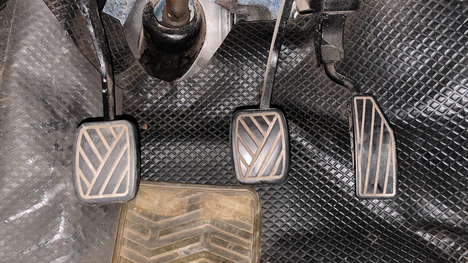 Used 2022 Maruti Suzuki Ignis Alpha 1.2 MT Petrol Manual interior PEDALS VIEW