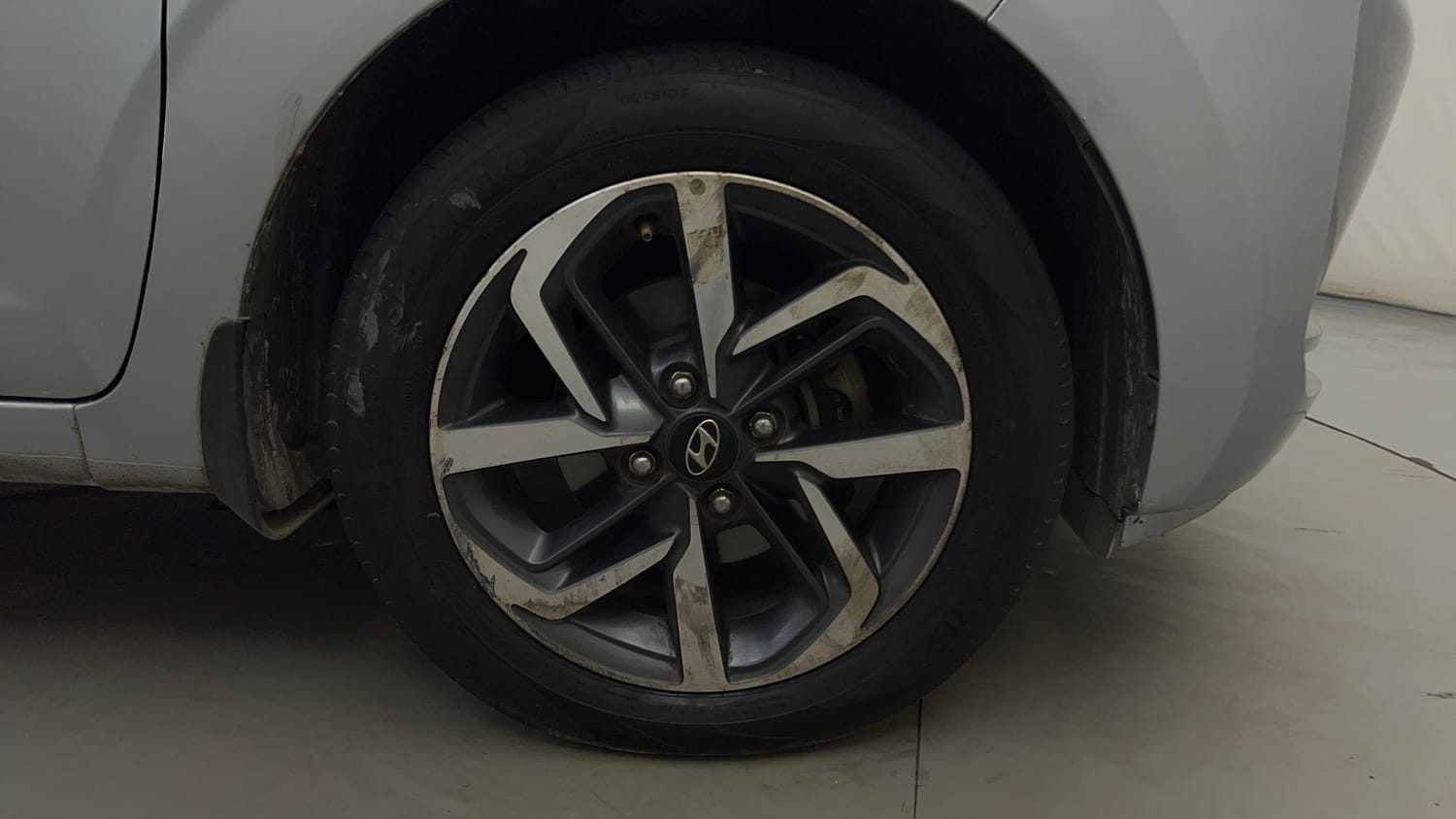 Used 2021 Hyundai Grand i10 Nios Asta 1.2 Kappa VTVT Petrol Manual tyres RIGHT FRONT TYRE RIM VIEW