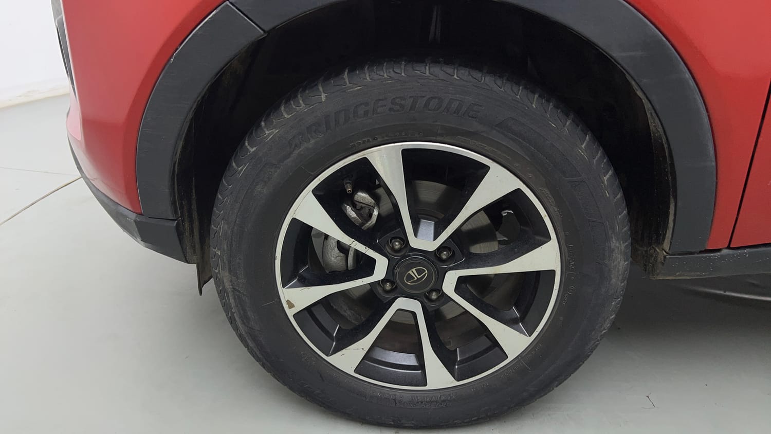 Used 2021 Tata Nexon XZ Plus (S) Petrol Manual tyres LEFT FRONT TYRE RIM VIEW