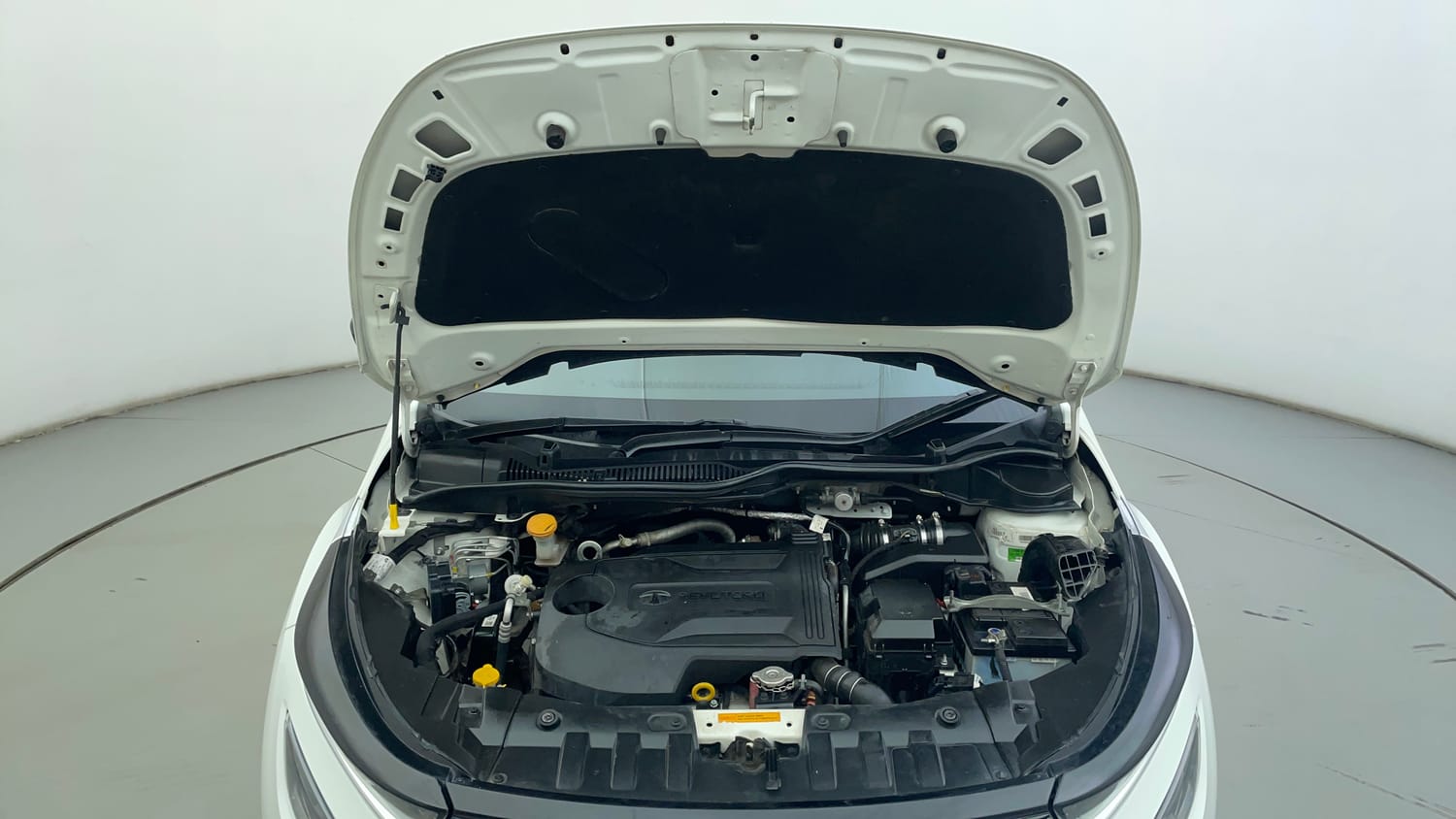 Used 2023 Tata Altroz XZ Plus (S) Diesel Diesel Manual engine ENGINE & BONNET OPEN FRONT VIEW