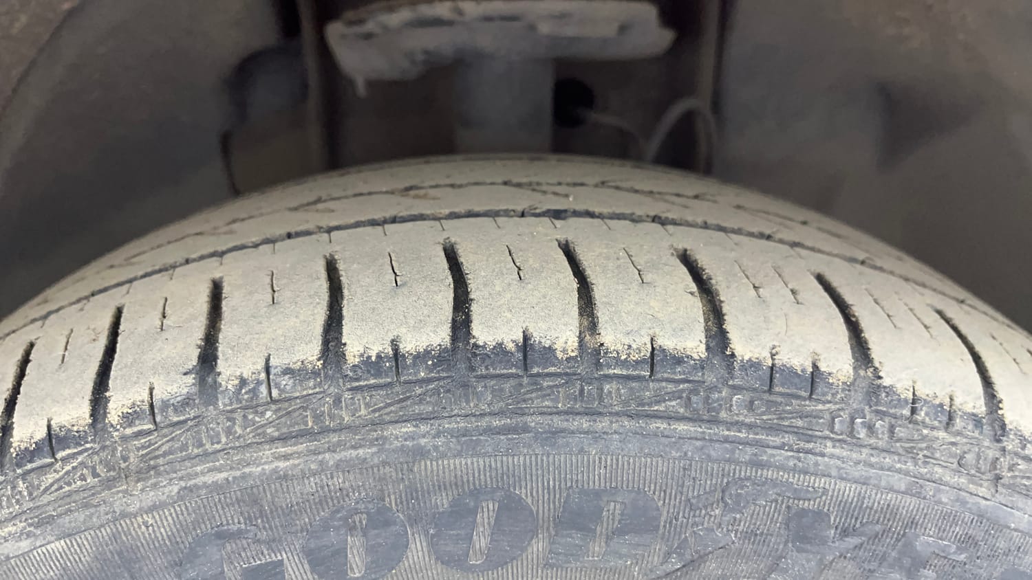 Used 2018 Tata Tiago Revotorq XZ Diesel Manual tyres RIGHT FRONT TYRE TREAD VIEW