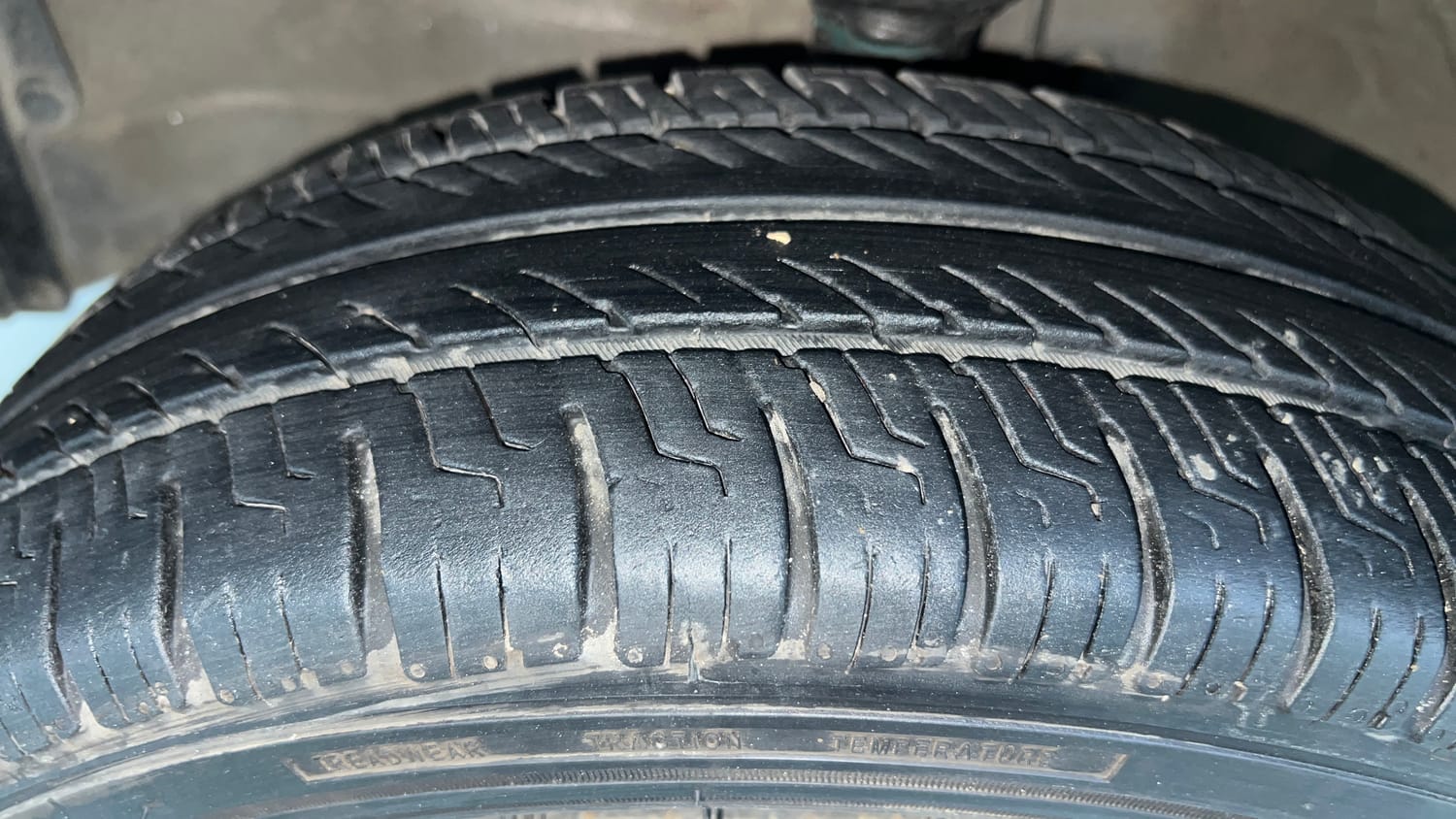 Used 2015 Maruti Suzuki Wagon R VXI Petrol Manual tyres LEFT FRONT TYRE TREAD VIEW