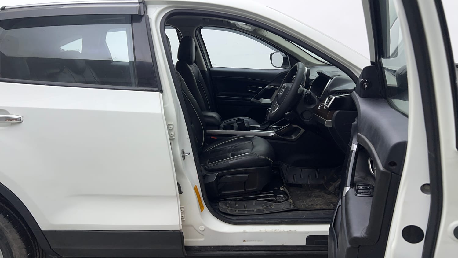 Used 2022 Tata Harrier XTA Plus Diesel Automatic interior RIGHT SIDE FRONT DOOR CABIN VIEW
