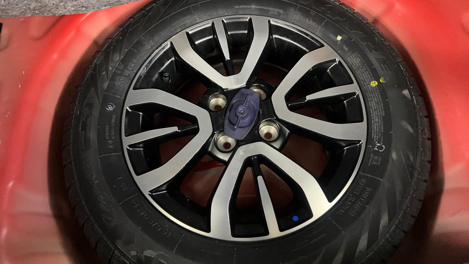 Used 2021 Maruti Suzuki Swift VXi AMT Petrol Automatic tyres SPARE TYRE VIEW