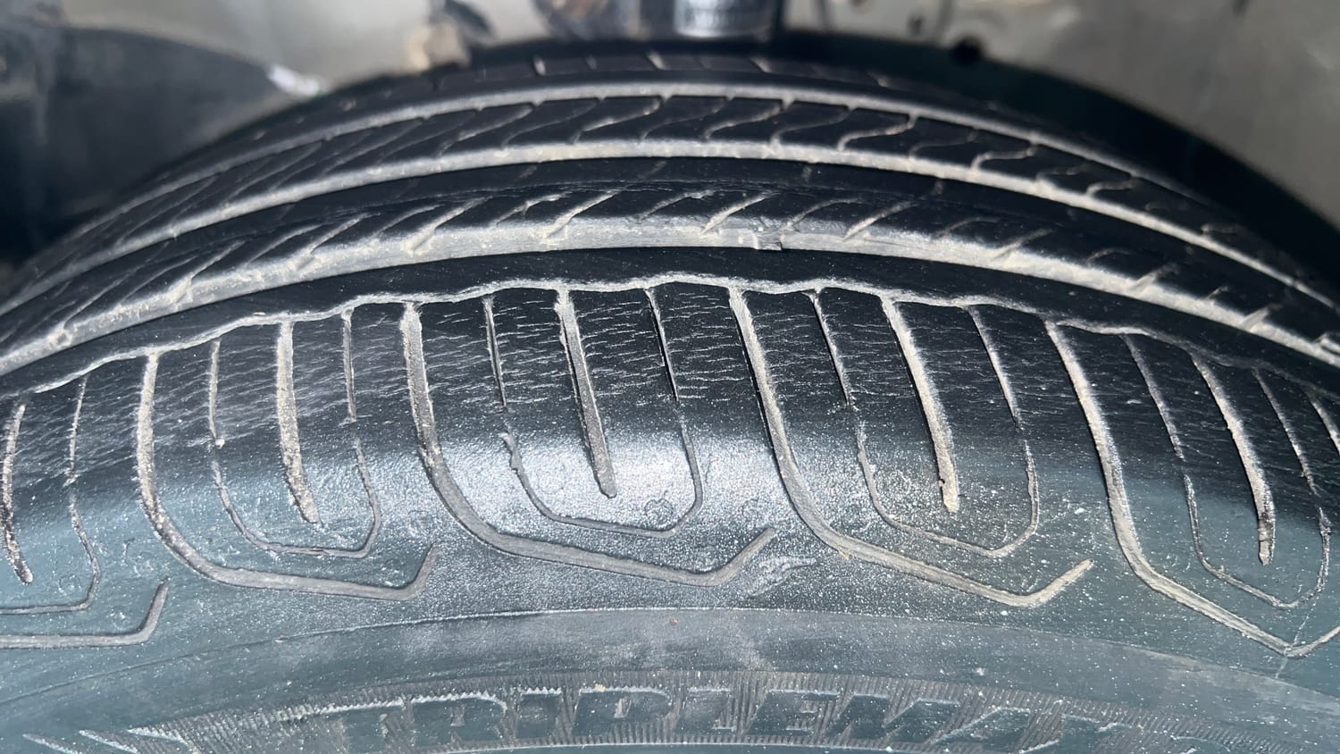 Used 2013 Honda Amaze 1.2 EX i-VTEC Petrol Manual tyres LEFT FRONT TYRE TREAD VIEW