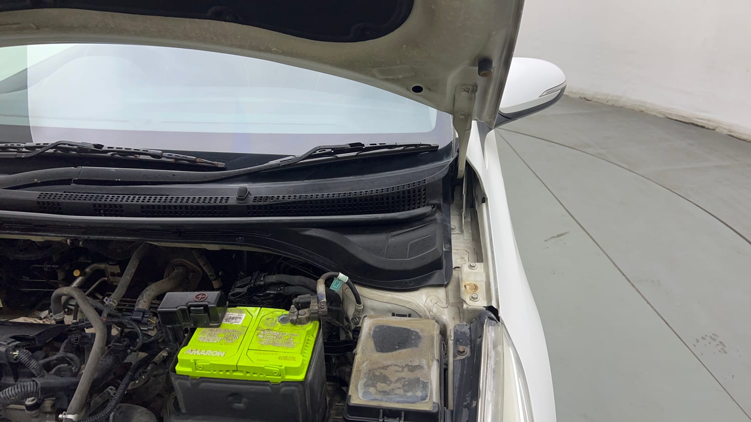 Used 2019 Hyundai Verna EX 1.4 VTVT Petrol Manual engine ENGINE LEFT SIDE HINGE & APRON VIEW