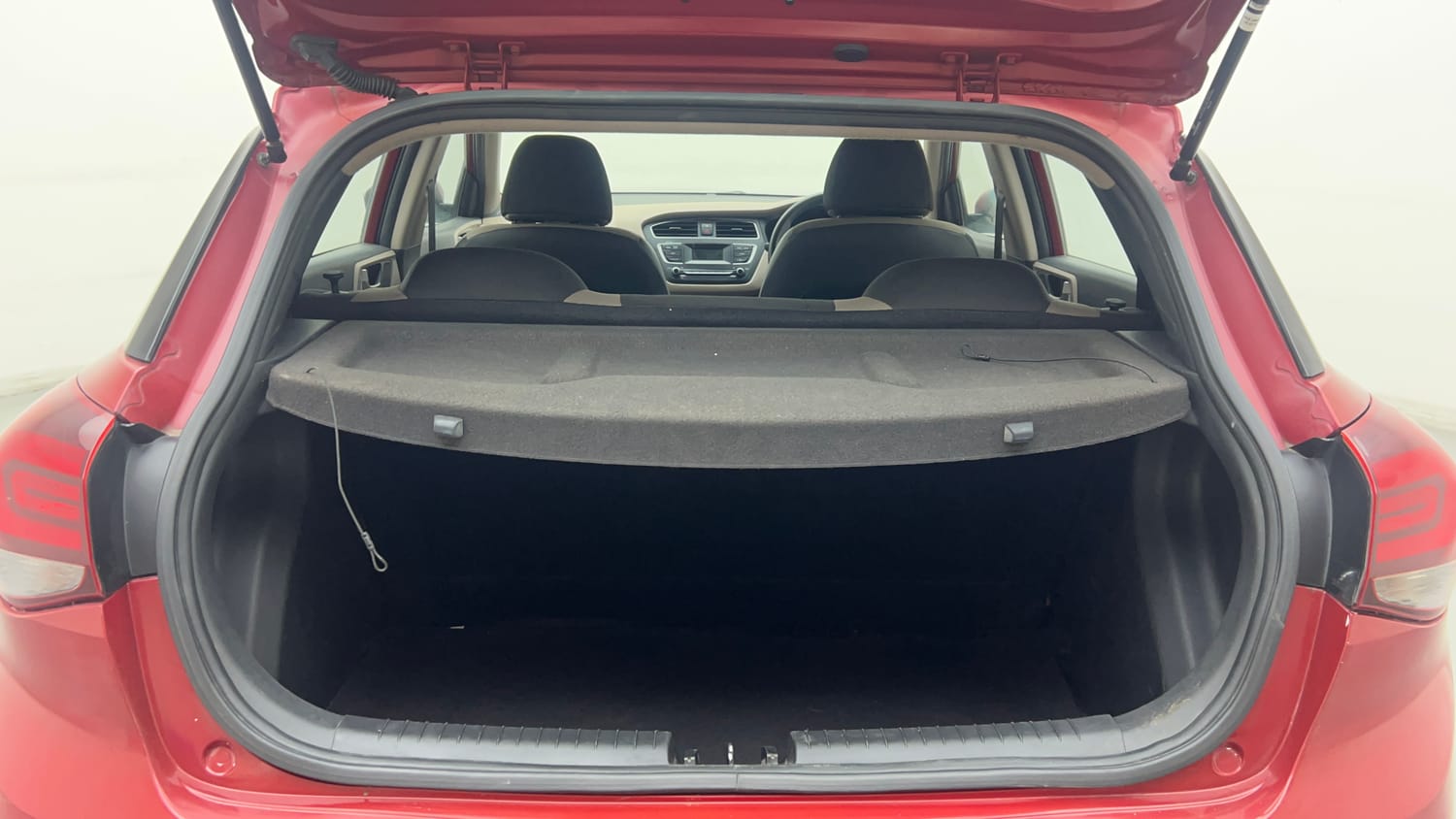 Used 2018 Hyundai Elite i20 Sportz 1.2 Petrol Manual interior DICKY INSIDE VIEW